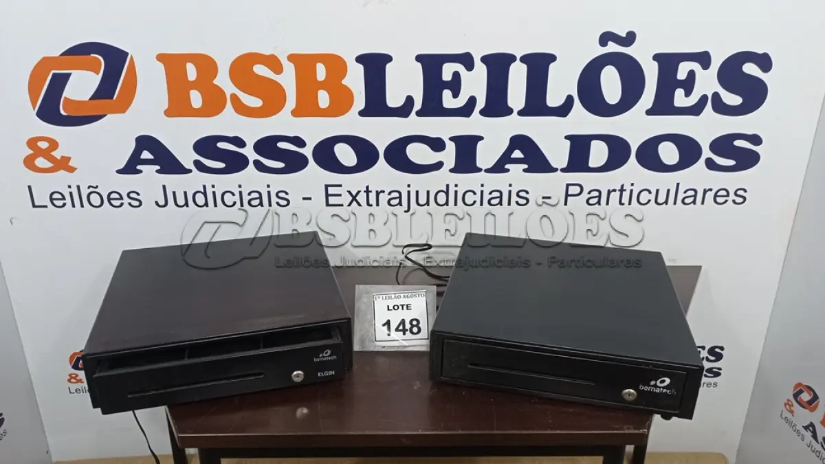 LOTE 148 - 02 GAVETAS DE DINHEIRO. (NO ESTADO) ATENÇÃO! FAZER A VISITAÇÃO ANTES DE ARREMATAR, NÃO SABEMOS SE FUNCIONA. LEILÃO NÃO TEM GARANTIA E NEM DEVOLUÇÃO, SUJEITO A POSSÍVEIS AVARIAS VISÍVEIS/OCULTAS E/OU AUSÊNCIA DE COMPONENTES.