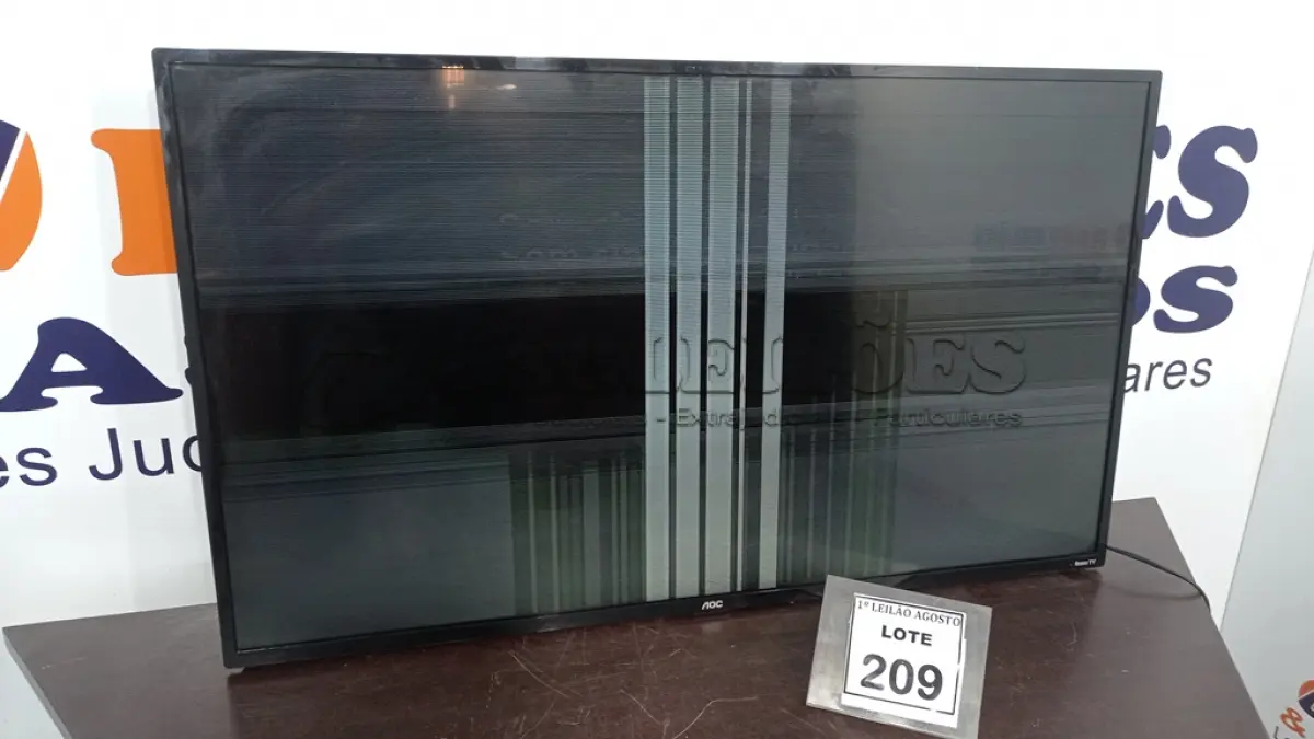 LOTE 209 - 01 SMART TV LED 43’’ MARCA AOC. (NO ESTADO) ATENÇÃO! FAZER A VISITAÇÃO ANTES DE ARREMATAR, NÃO SABEMOS SE FUNCIONA, LEILÃO NÃO TEM GARANTIA E NEM DEVOLUÇÃO, SUJEITO A POSSÍVEIS AVARIAS VISÍVEIS/OCULTAS E/OU AUSÊNCIA DE COMPONENTES.