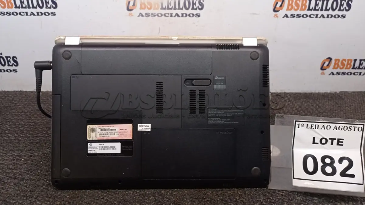 LOTE 082 - 01 NOTEBOOK PERSONALIZADO COM FONTE MARCA HP. (NO ESTADO) ATENÇÃO! FAZER A VISITAÇÃO ANTES DE ARREMATAR, NÃO SABEMOS SE FUNCIONA. LEILÃO NÃO TEM GARANTIA E NEM DEVOLUÇÃO, SUJEITO A POSSÍVEIS AVARIAS VISÍVEIS/OCULTAS E/OU AUSÊNCIA DE COMPONENTES.