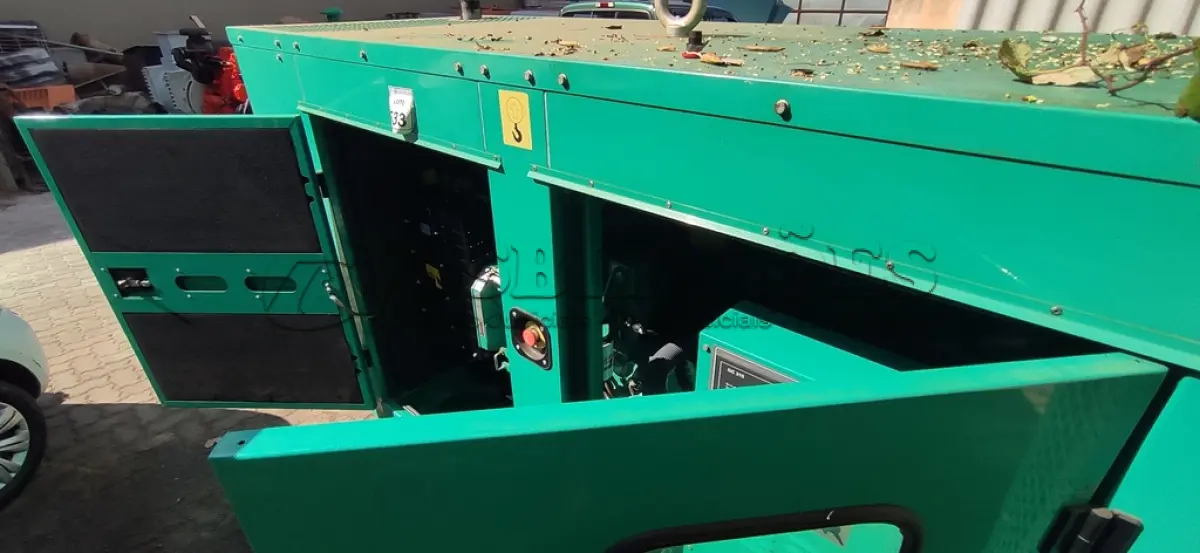 LOTE 533 - GRUPO GERADOR CUMMINS 81 KVA ANO: 2013 GERADOR STANFORD TANQUE NA BASE MOTOR FUNCIONANDO (NO ESTADO) ATENÇÃO! FAZER A VISITAÇÃO ANTES DE ARREMATAR, NÃO SABEMOS SE FUNCIONA, LEILÃO NÃO TEM GARANTIA E NEM DEVOLUÇÃO, SUJEITO A POSSÍVEIS AVARIAS VISÍVEIS/OCULTAS E/OU AUSÊNCIA DE COMPONENTES