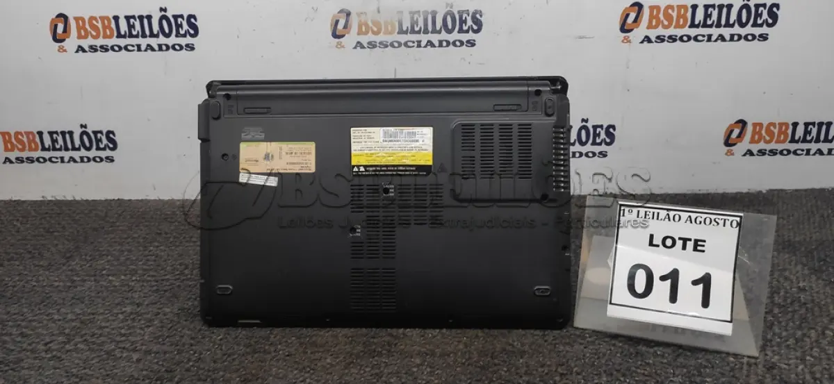 LOTE 011 - 01 NOTEBOOK MARCA CCE. (NO ESTADO) ATENÇÃO! FAZER A VISITAÇÃO ANTES DE ARREMATAR, NÃO SABEMOS SE FUNCIONA. LEILÃO NÃO TEM GARANTIA E NEM DEVOLUÇÃO, SUJEITO A POSSÍVEIS AVARIAS VISÍVEIS/OCULTAS E/OU AUSÊNCIA DE COMPONENTES.