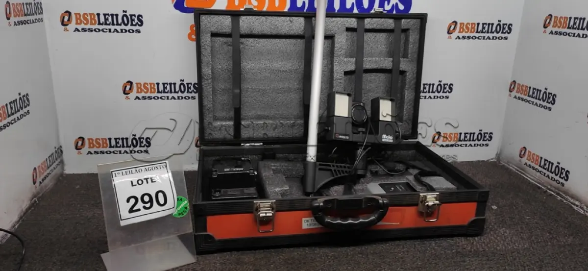 LOTE 290 - 01 KIT COLLECT BIO AEX-14224 MARCA AKIYAMA COM CASE. (NO ESTADO) ATENÇÃO! FAZER A VISITAÇÃO ANTES DE ARREMATAR, NÃO SABEMOS SE FUNCIONA, LEILÃO NÃO TEM GARANTIA E NEM DEVOLUÇÃO, SUJEITO A POSSÍVEIS AVARIAS VISÍVEIS/OCULTAS E/OU AUSÊNCIA DE COMPONENTES.