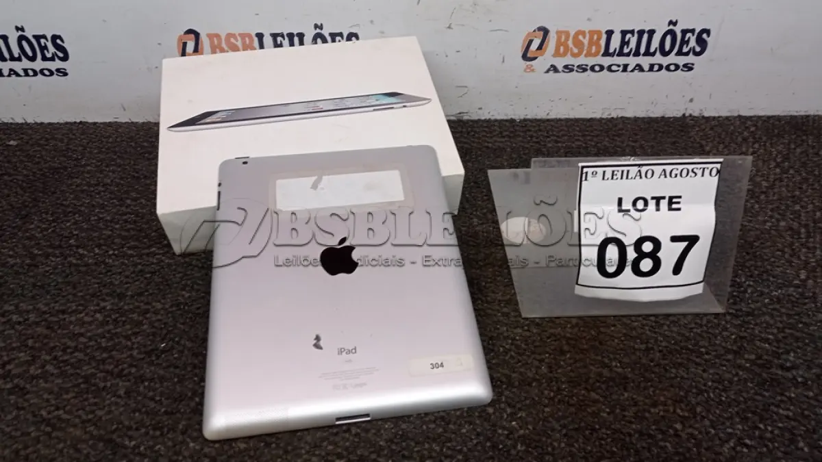 LOTE 087 - 01 IPAD 16G NA CAIXA. (NO ESTADO) ATENÇÃO! FAZER A VISITAÇÃO ANTES DE ARREMATAR, NÃO SABEMOS SE FUNCIONA. LEILÃO NÃO TEM GARANTIA E NEM DEVOLUÇÃO, SUJEITO A POSSÍVEIS AVARIAS VISÍVEIS/OCULTAS E/OU AUSÊNCIA DE COMPONENTES.