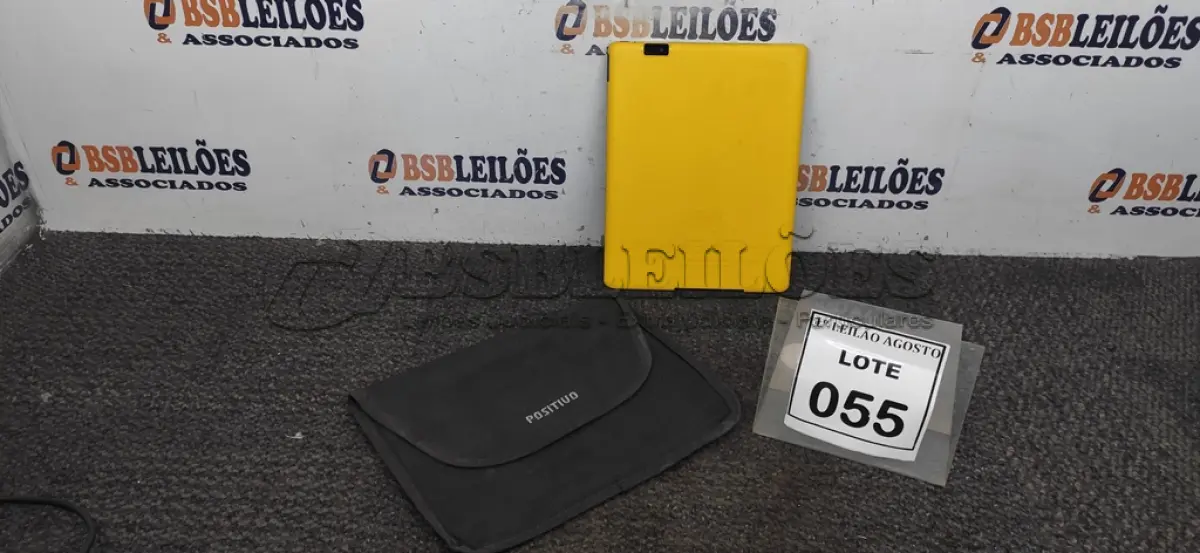LOTE 055 - 01 TABLET COM CASE MARCA POSITIVO. (NO ESTADO) ATENÇÃO! FAZER A VISITAÇÃO ANTES DE ARREMATAR, NÃO SABEMOS SE FUNCIONA. LEILÃO NÃO TEM GARANTIA E NEM DEVOLUÇÃO, SUJEITO A POSSÍVEIS AVARIAS VISÍVEIS/OCULTAS E/OU AUSÊNCIA DE COMPONENTES.