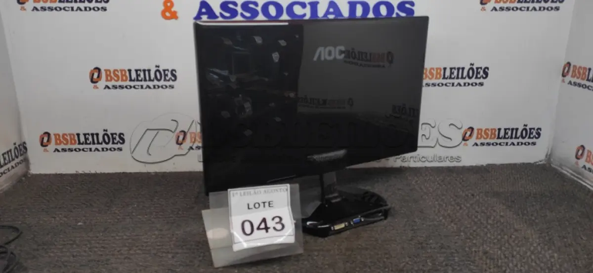 LOTE 043 - 01 MONITOR MARCA AOC. (NO ESTADO) ATENÇÃO! FAZER A VISITAÇÃO ANTES DE ARREMATAR, NÃO SABEMOS SE FUNCIONA. LEILÃO NÃO TEM GARANTIA E NEM DEVOLUÇÃO, SUJEITO A POSSÍVEIS AVARIAS VISÍVEIS/OCULTAS E/OU AUSÊNCIA DE COMPONENTES.