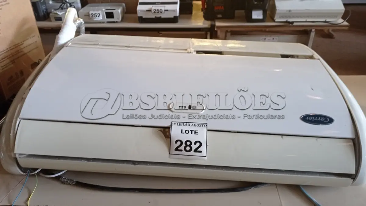 LOTE 282 - 01 EVAPORADORA MARCA CARRIER. (NO ESTADO) ATENÇÃO! FAZER A VISITAÇÃO ANTES DE ARREMATAR, NÃO SABEMOS SE FUNCIONA, LEILÃO NÃO TEM GARANTIA E NEM DEVOLUÇÃO, SUJEITO A POSSÍVEIS AVARIAS VISÍVEIS/OCULTAS E/OU AUSÊNCIA DE COMPONENTES.
