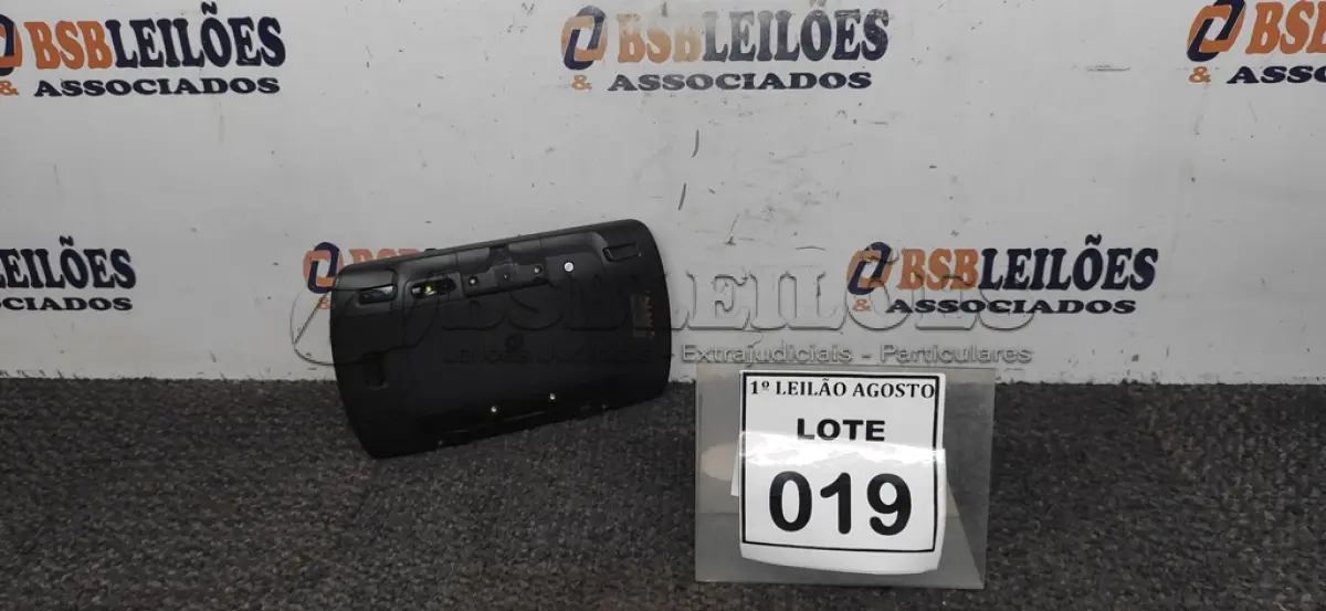 LOTE 019 - 01 TABLET MOTOROLA. (NO ESTADO) ATENÇÃO! FAZER A VISITAÇÃO ANTES DE ARREMATAR, NÃO SABEMOS SE FUNCIONA. LEILÃO NÃO TEM GARANTIA E NEM DEVOLUÇÃO, SUJEITO A POSSÍVEIS AVARIAS VISÍVEIS/OCULTAS E/OU AUSÊNCIA DE COMPONENTES.
