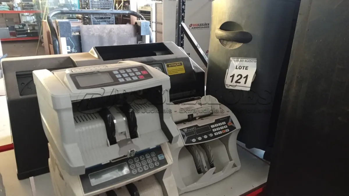 LOTE 121 - 03 MAQUINAS DE CONTAR CÉDULA E 01 MÁQUINA DE CONTAR MOEDAS. (NO ESTADO) ATENÇÃO! FAZER A VISITAÇÃO ANTES DE ARREMATAR, NÃO SABEMOS SE FUNCIONA. LEILÃO NÃO TEM GARANTIA E NEM DEVOLUÇÃO, SUJEITO A POSSÍVEIS AVARIAS VISÍVEIS/OCULTAS E/OU AUSÊNCIA DE COMPONENTES.
