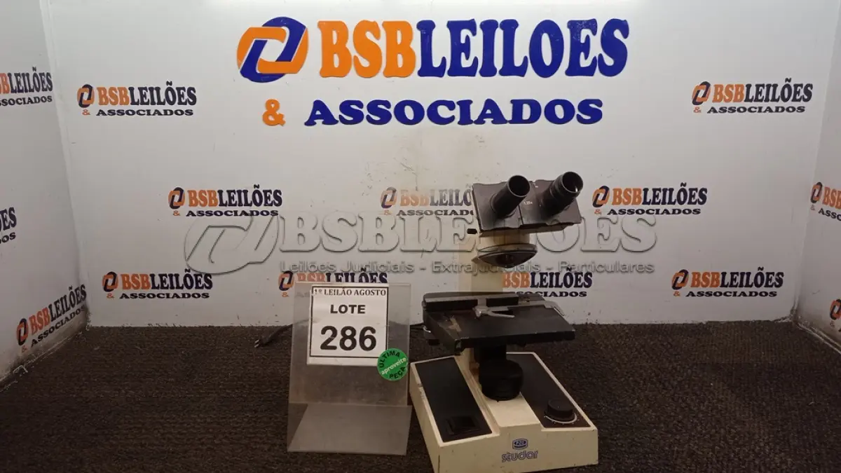 LOTE 286 - 01 MICROSCÓPIO. (NO ESTADO) ATENÇÃO! FAZER A VISITAÇÃO ANTES DE ARREMATAR, NÃO SABEMOS SE FUNCIONA. LEILÃO NÃO TEM GARANTIA E NEM DEVOLUÇÃO, SUJEITO A POSSÍVEIS AVARIAS VISÍVEIS/OCULTAS E/OU AUSÊNCIA DE COMPONENTES.