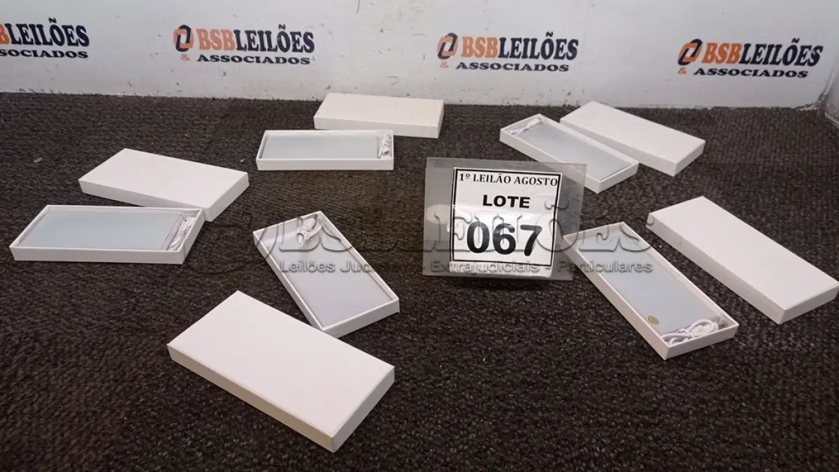 LOTE 067 - 05 BATERIAS EXTERNAS. (NO ESTADO) ATENÇÃO! FAZER A VISITAÇÃO ANTES DE ARREMATAR, NÃO SABEMOS SE FUNCIONA. LEILÃO NÃO TEM GARANTIA E NEM DEVOLUÇÃO, SUJEITO A POSSÍVEIS AVARIAS VISÍVEIS/OCULTAS E/OU AUSÊNCIA DE COMPONENTES.