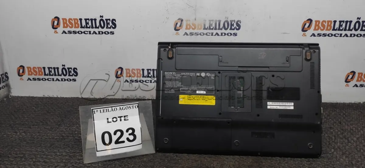 LOTE 023 - 01 NOTEBOOK MARCA SONNY. (NO ESTADO) ATENÇÃO! FAZER A VISITAÇÃO ANTES DE ARREMATAR, NÃO SABEMOS SE FUNCIONA. LEILÃO NÃO TEM GARANTIA E NEM DEVOLUÇÃO, SUJEITO A POSSÍVEIS AVARIAS VISÍVEIS/OCULTAS E/OU AUSÊNCIA DE COMPONENTES.