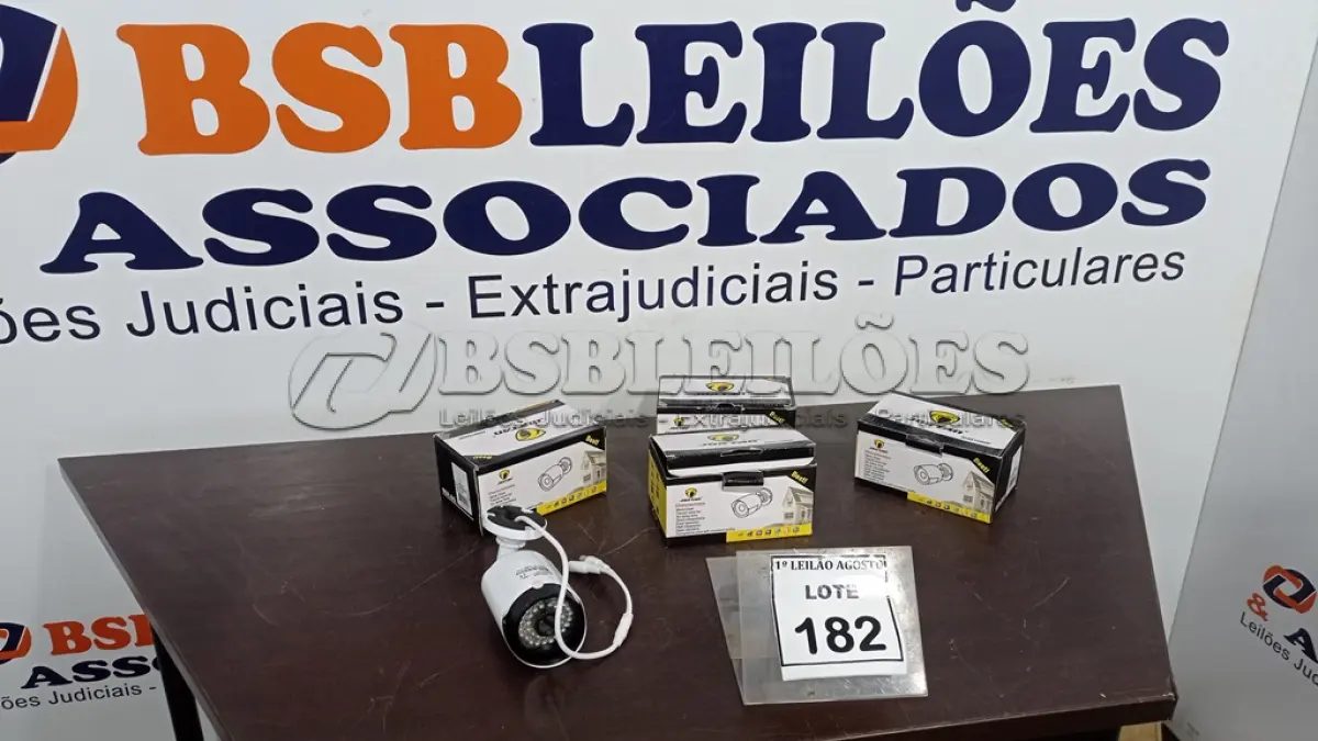 LOTE 182 - 04 CÂMERAS DE MONITORAMENTO AHD 1080P MARCA JORTAN. (NO ESTADO) ATENÇÃO! FAZER A VISITAÇÃO ANTES DE ARREMATAR, NÃO SABEMOS SE FUNCIONA, LEILÃO NÃO TEM GARANTIA E NEM DEVOLUÇÃO, SUJEITO A POSSÍVEIS AVARIAS VISÍVEIS/OCULTAS E/OU AUSÊNCIA DE COMPONENTES.