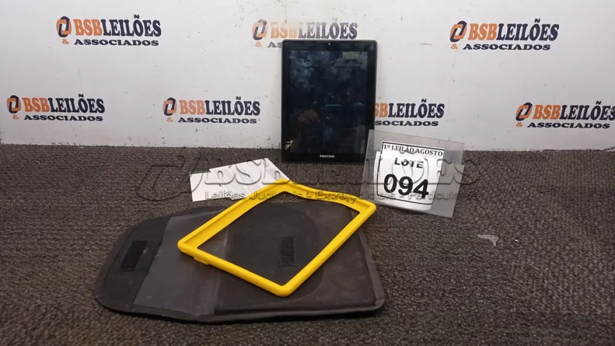 LOTE 094 - 01 TABLET COM CAPA MARCA POSITIVO. (NO ESTADO) ATENÇÃO! FAZER A VISITAÇÃO ANTES DE ARREMATAR, NÃO SABEMOS SE FUNCIONA. LEILÃO NÃO TEM GARANTIA E NEM DEVOLUÇÃO, SUJEITO A POSSÍVEIS AVARIAS VISÍVEIS/OCULTAS E/OU AUSÊNCIA DE COMPONENTES.