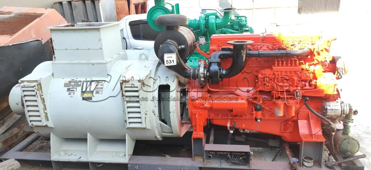 LOTE 531 - GRUPO GERADOR SCANIA 420 KVA. MODELO: DS11 ANO: 1984 MOTOR FUNCIONANDO/GERADOR NEGRINI OBS: SEM RADIADOR (NO ESTADO) ATENÇÃO! FAZER A VISITAÇÃO ANTES DE ARREMATAR, NÃO SABEMOS SE FUNCIONA, LEILÃO NÃO TEM GARANTIA E NEM DEVOLUÇÃO, SUJEITO A POSSÍVEIS AVARIAS VISÍVEIS/OCULTAS E/OU AUSÊNCIA DE COMPONENTES