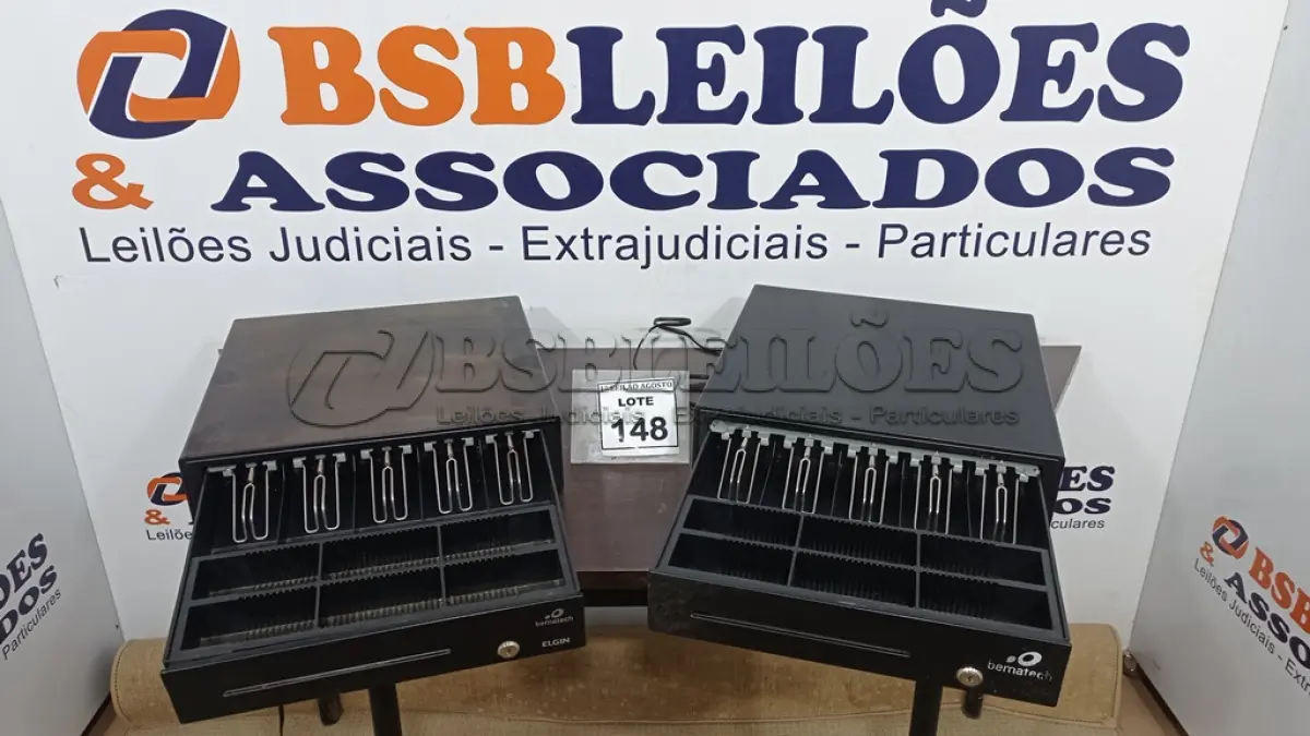 LOTE 148 - 02 GAVETAS DE DINHEIRO. (NO ESTADO) ATENÇÃO! FAZER A VISITAÇÃO ANTES DE ARREMATAR, NÃO SABEMOS SE FUNCIONA. LEILÃO NÃO TEM GARANTIA E NEM DEVOLUÇÃO, SUJEITO A POSSÍVEIS AVARIAS VISÍVEIS/OCULTAS E/OU AUSÊNCIA DE COMPONENTES.