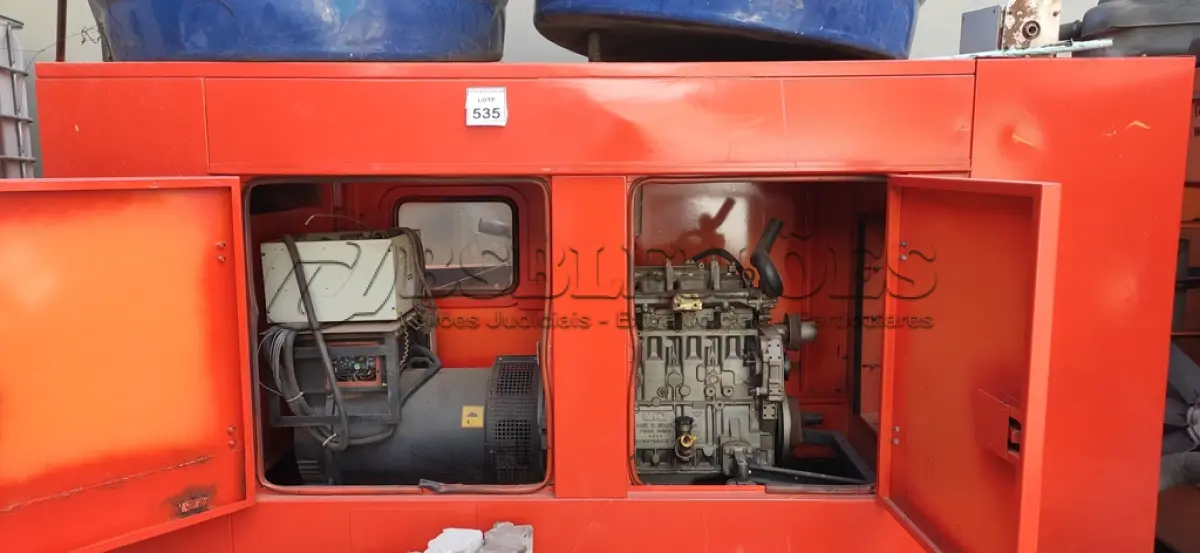 LOTE 535 - GRUPO GERADOR CARENADO 105 KVA ANO: 2010 MOTOR: MWM GERADOR WEG (NO ESTADO) ATENÇÃO! FAZER A VISITAÇÃO ANTES DE ARREMATAR, NÃO SABEMOS SE FUNCIONA, LEILÃO NÃO TEM GARANTIA E NEM DEVOLUÇÃO, SUJEITO A POSSÍVEIS AVARIAS VISÍVEIS/OCULTAS E/OU AUSÊNCIA DE COMPONENTES