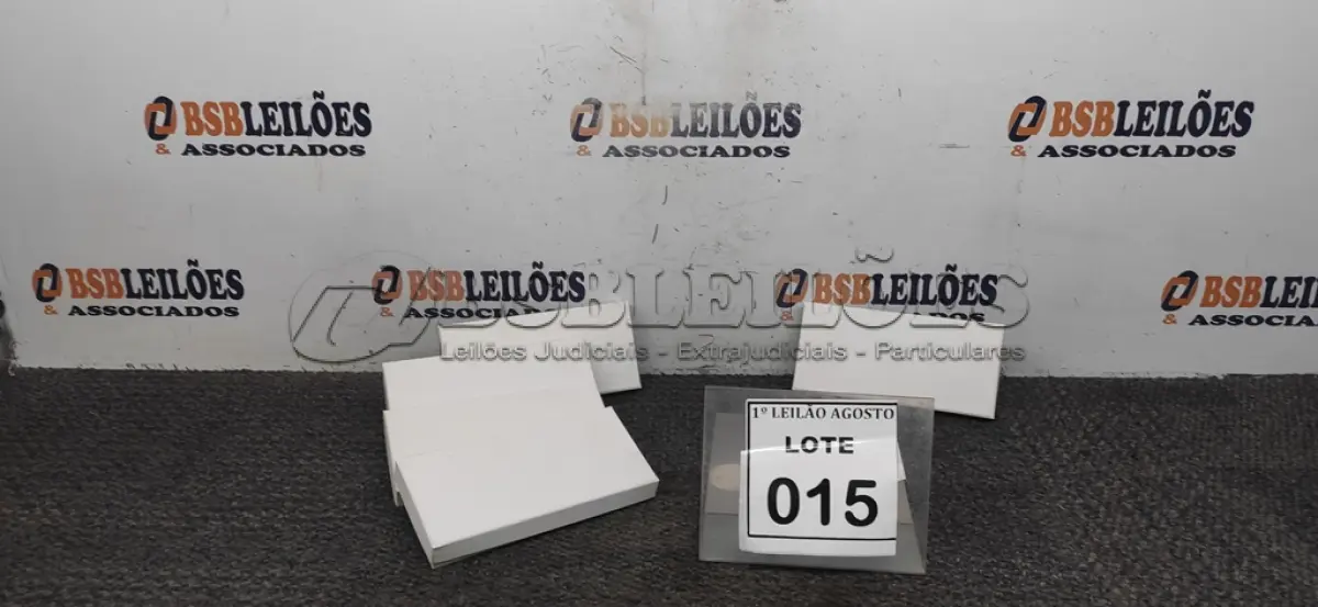 LOTE 015 - 05 BATERIAS EXTERNAS. (NO ESTADO) ATENÇÃO! FAZER A VISITAÇÃO ANTES DE ARREMATAR, NÃO SABEMOS SE FUNCIONA. LEILÃO NÃO TEM GARANTIA E NEM DEVOLUÇÃO, SUJEITO A POSSÍVEIS AVARIAS VISÍVEIS/OCULTAS E/OU AUSÊNCIA DE COMPONENTES.