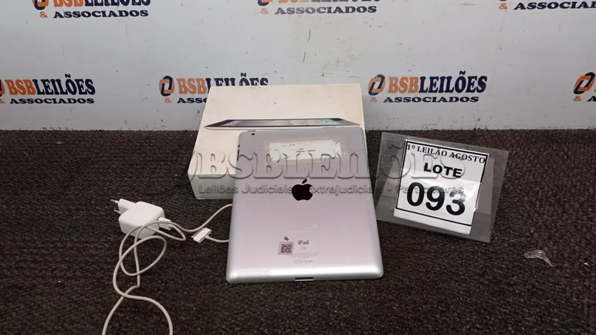 LOTE 093 - 01 IPAD 16G NA CAIXA. (NO ESTADO) ATENÇÃO! FAZER A VISITAÇÃO ANTES DE ARREMATAR, NÃO SABEMOS SE FUNCIONA. LEILÃO NÃO TEM GARANTIA E NEM DEVOLUÇÃO, SUJEITO A POSSÍVEIS AVARIAS VISÍVEIS/OCULTAS E/OU AUSÊNCIA DE COMPONENTES.