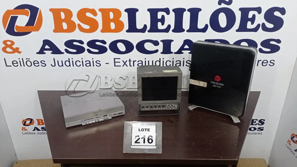 LOTE 216 - 01 SISTEMA DE VIDEOCONFERÊNCIA MARCA SONY, 01 HDX 7000 MARCA POLYCOM E 01 MONITOR PORTÁTIL MODELO LMD 9050 MARCA SONY. (NO ESTADO) ATENÇÃO! FAZER A VISITAÇÃO ANTES DE ARREMATAR, NÃO SABEMOS SE FUNCIONA, LEILÃO NÃO TEM GARANTIA E NEM DEVOLUÇÃO, SUJEITO A POSSÍVEIS AVARIAS VISÍVEIS/OCULTAS E/OU AUSÊNCIA DE COMPONENTES.