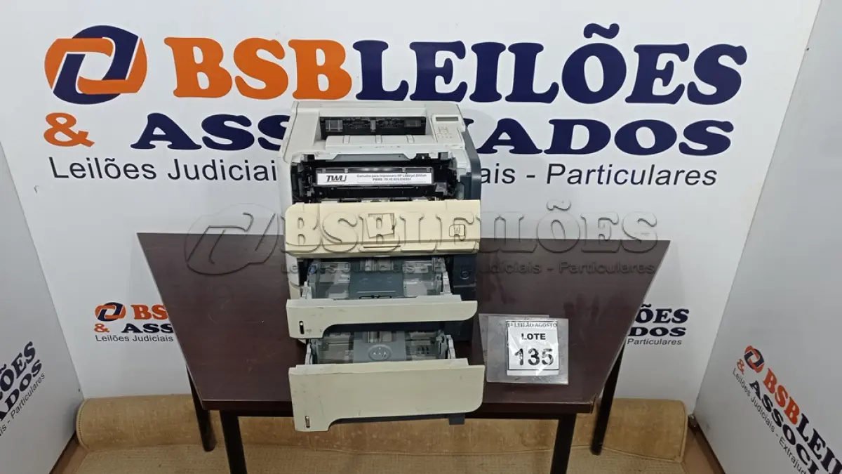 LOTE 135 - 01 IMPRESSORA MODELO P2055DN MARCA HP. (NO ESTADO) ATENÇÃO! FAZER A VISITAÇÃO ANTES DE ARREMATAR, NÃO SABEMOS SE FUNCIONA. LEILÃO NÃO TEM GARANTIA E NEM DEVOLUÇÃO, SUJEITO A POSSÍVEIS AVARIAS VISÍVEIS/OCULTAS E/OU AUSÊNCIA DE COMPONENTES.