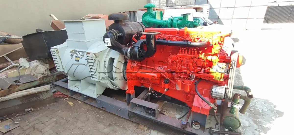 LOTE 531 - GRUPO GERADOR SCANIA 420 KVA. MODELO: DS11 ANO: 1984 MOTOR FUNCIONANDO/GERADOR NEGRINI OBS: SEM RADIADOR (NO ESTADO) ATENÇÃO! FAZER A VISITAÇÃO ANTES DE ARREMATAR, NÃO SABEMOS SE FUNCIONA, LEILÃO NÃO TEM GARANTIA E NEM DEVOLUÇÃO, SUJEITO A POSSÍVEIS AVARIAS VISÍVEIS/OCULTAS E/OU AUSÊNCIA DE COMPONENTES