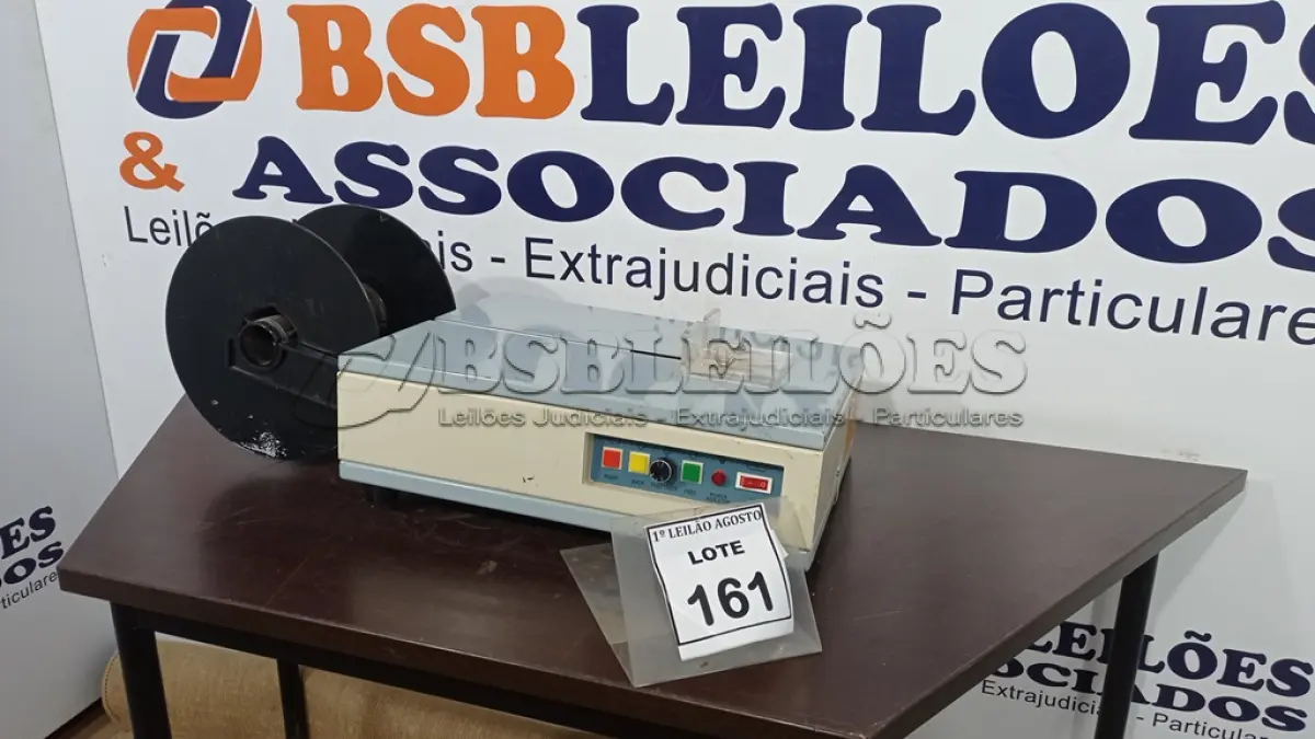 LOTE 161 - 01 EMBALADEIRA. (NO ESTADO) ATENÇÃO! FAZER A VISITAÇÃO ANTES DE ARREMATAR, NÃO SABEMOS SE FUNCIONA. LEILÃO NÃO TEM GARANTIA E NEM DEVOLUÇÃO, SUJEITO A POSSÍVEIS AVARIAS VISÍVEIS/OCULTAS E/OU AUSÊNCIA DE COMPONENTES.