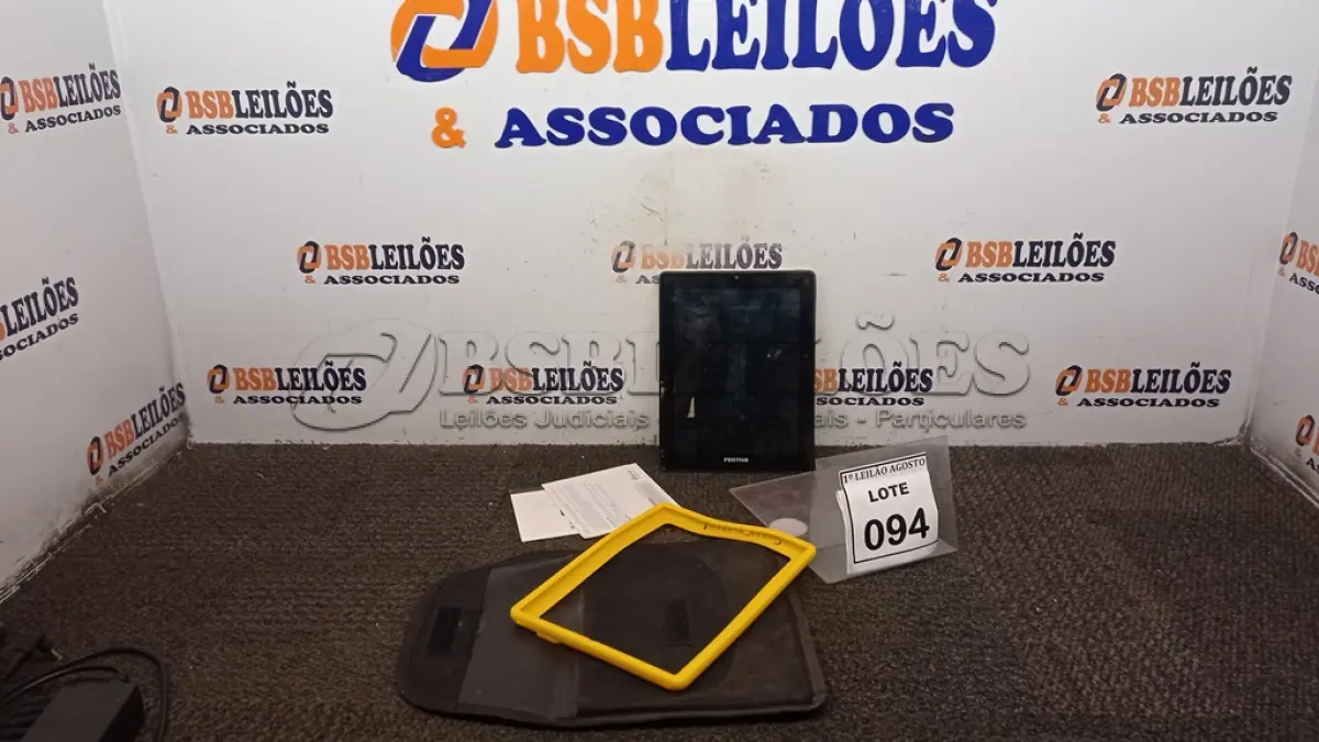 LOTE 094 - 01 TABLET COM CAPA MARCA POSITIVO. (NO ESTADO) ATENÇÃO! FAZER A VISITAÇÃO ANTES DE ARREMATAR, NÃO SABEMOS SE FUNCIONA. LEILÃO NÃO TEM GARANTIA E NEM DEVOLUÇÃO, SUJEITO A POSSÍVEIS AVARIAS VISÍVEIS/OCULTAS E/OU AUSÊNCIA DE COMPONENTES.