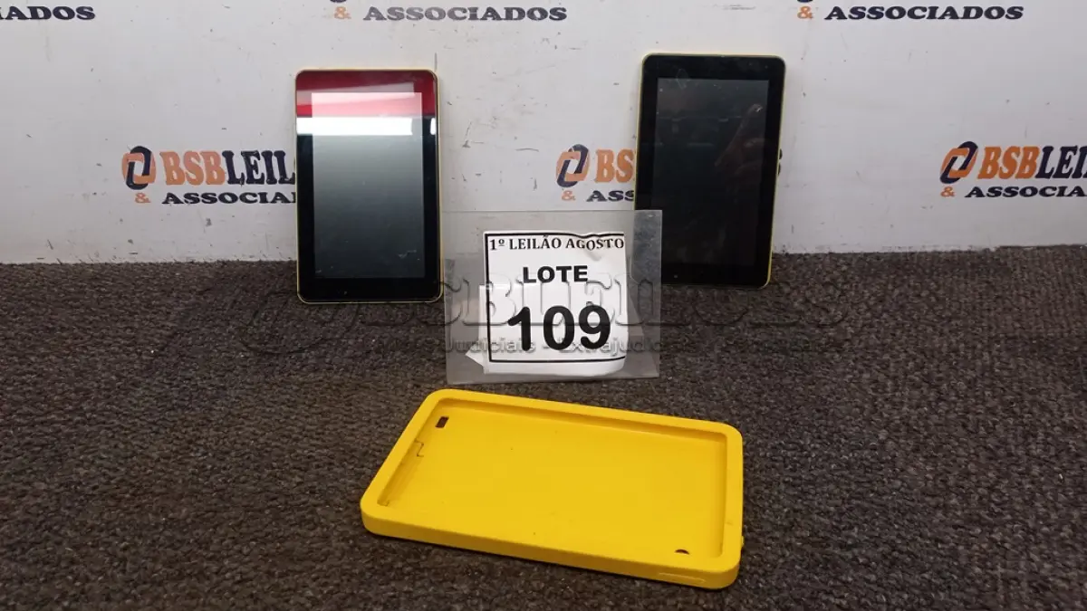 LOTE 109 - 02 TABLETS. (NO ESTADO) ATENÇÃO! FAZER A VISITAÇÃO ANTES DE ARREMATAR, NÃO SABEMOS SE FUNCIONA. LEILÃO NÃO TEM GARANTIA E NEM DEVOLUÇÃO, SUJEITO A POSSÍVEIS AVARIAS VISÍVEIS/OCULTAS E/OU AUSÊNCIA DE COMPONENTES.