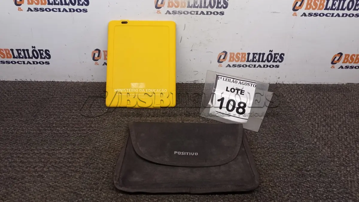 LOTE 108 - 01 TABLET COM CASE MARCA POSITIVO. (NO ESTADO) ATENÇÃO! FAZER A VISITAÇÃO ANTES DE ARREMATAR, NÃO SABEMOS SE FUNCIONA. LEILÃO NÃO TEM GARANTIA E NEM DEVOLUÇÃO, SUJEITO A POSSÍVEIS AVARIAS VISÍVEIS/OCULTAS E/OU AUSÊNCIA DE COMPONENTES.