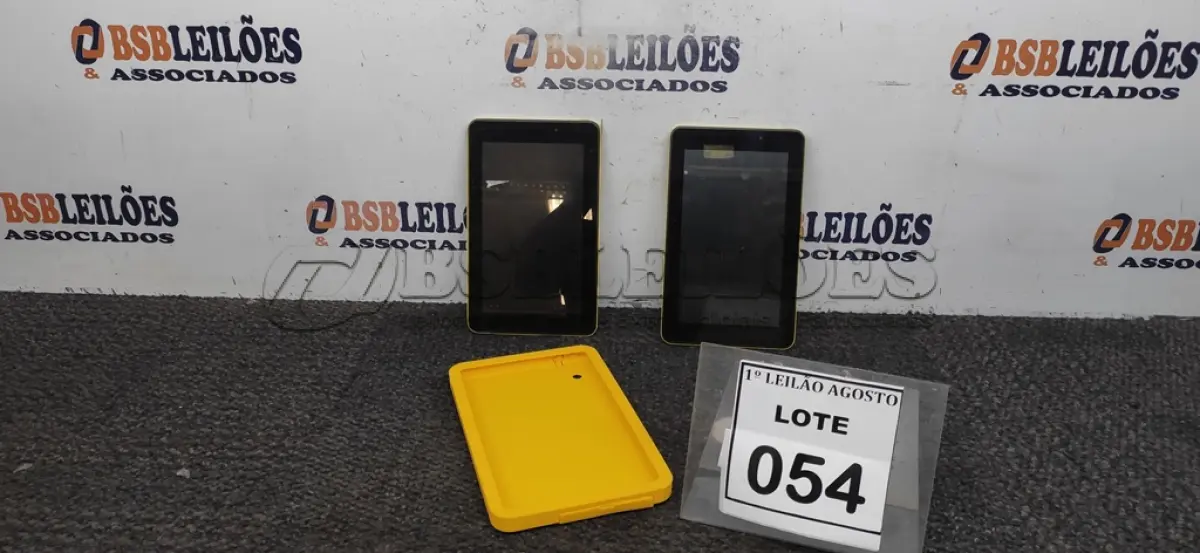 LOTE 054 - 02 TABLETS. (NO ESTADO) ATENÇÃO! FAZER A VISITAÇÃO ANTES DE ARREMATAR, NÃO SABEMOS SE FUNCIONA. LEILÃO NÃO TEM GARANTIA E NEM DEVOLUÇÃO, SUJEITO A POSSÍVEIS AVARIAS VISÍVEIS/OCULTAS E/OU AUSÊNCIA DE COMPONENTES.