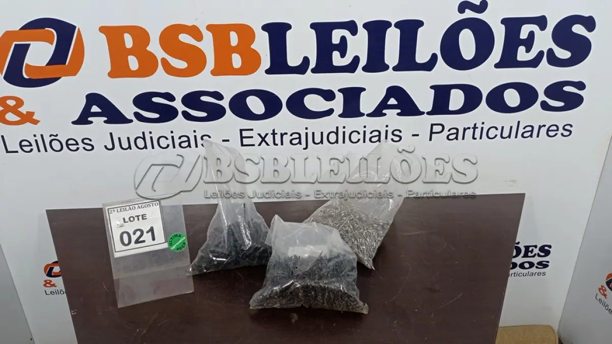 LOTE 021 - 01 LOTE COM GRANDE QUANTIDADE DE PARAFUSOS E ARREBITE. (NO ESTADO) ATENÇÃO! FAZER A VISITAÇÃO ANTES DE ARREMATAR, NÃO SABEMOS SE FUNCIONA, LEILÃO NÃO TEM GARANTIA E NEM DEVOLUÇÃO, SUJEITO A POSSÍVEIS AVARIAS VISÍVEIS/OCULTAS E/OU AUSÊNCIA DE COMPONENTES.
