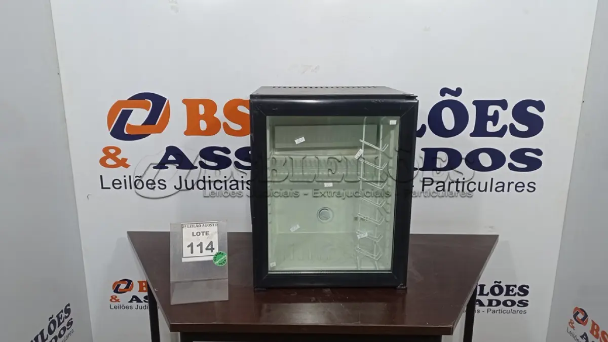 LOTE 114 - 01 ADEGA 40L 220V. (NO ESTADO) ATENÇÃO! FAZER A VISITAÇÃO ANTES DE ARREMATAR, NÃO SABEMOS SE FUNCIONA. LEILÃO NÃO TEM GARANTIA E NEM DEVOLUÇÃO, SUJEITO A POSSÍVEIS AVARIAS VISÍVEIS/OCULTAS E/OU AUSÊNCIA DE COMPONENTES.