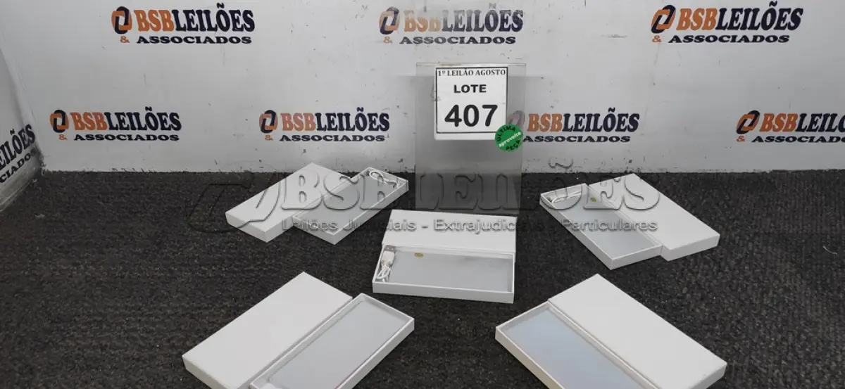 LOTE 407 - 05 BATERIAS EXTERNAS. (NO ESTADO) ATENÇÃO! FAZER A VISITAÇÃO ANTES DE ARREMATAR, NÃO SABEMOS SE FUNCIONA. LEILÃO NÃO TEM GARANTIA E NEM DEVOLUÇÃO, SUJEITO A POSSÍVEIS AVARIAS VISÍVEIS/OCULTAS E/OU AUSÊNCIA DE COMPONENTES.