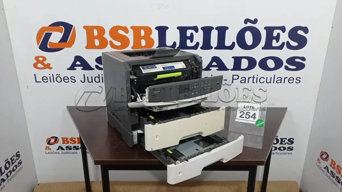 LOTE 254 - 01 IMPRESSORA MODELO MS610DN MARCA LEXMARK. (NO ESTADO) ATENÇÃO! FAZER A VISITAÇÃO ANTES DE ARREMATAR, NÃO SABEMOS SE FUNCIONA. LEILÃO NÃO TEM GARANTIA E NEM DEVOLUÇÃO, SUJEITO A POSSÍVEIS AVARIAS VISÍVEIS/OCULTAS E/OU AUSÊNCIA DE COMPONENTES.