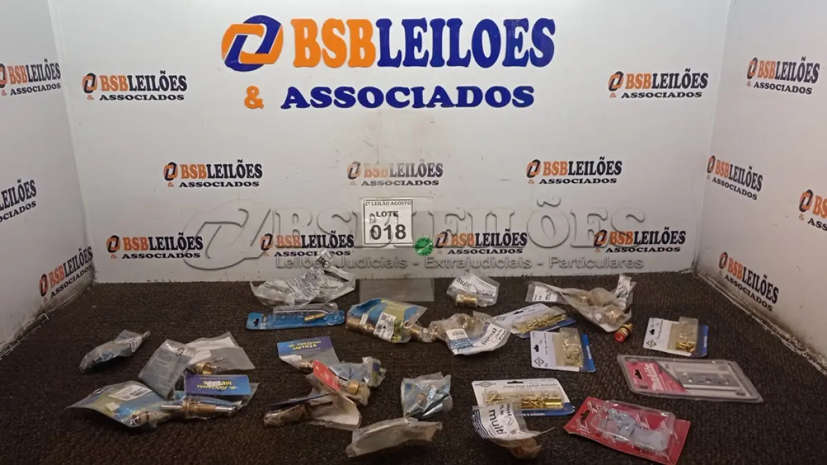 LOTE 018 - 01 LOTE COM DIVERSOS MATERIAIS HIDRÁULICOS DE METAL E ACESSÓRIOS DOMÉSTICOS DIVERSOS. (NO ESTADO) ATENÇÃO! FAZER A VISITAÇÃO ANTES DE ARREMATAR, NÃO SABEMOS SE FUNCIONA, LEILÃO NÃO TEM GARANTIA E NEM DEVOLUÇÃO, SUJEITO A POSSÍVEIS AVARIAS VISÍVEIS/OCULTAS E/OU AUSÊNCIA DE COMPONENTES.