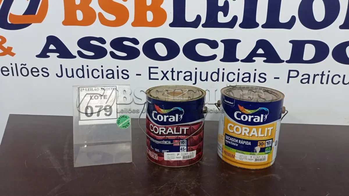 LOTE 079 - 02 LATAS DE TINTAS MARCA COLORAL PARA ESMALTE SINTÉTICO, MADEIRA E METAL NAS CORES ACETINADO E BRILHANTE COM 3,2L CADA.  (NO ESTADO) ATENÇÃO! FAZER A VISITAÇÃO ANTES DE ARREMATAR, NÃO SABEMOS SE FUNCIONA, LEILÃO NÃO TEM GARANTIA E NEM DEVOLUÇÃO, SUJEITO A POSSÍVEIS AVARIAS VISÍVEIS/OCULTAS E/OU AUSÊNCIA DE COMPONENTES.
