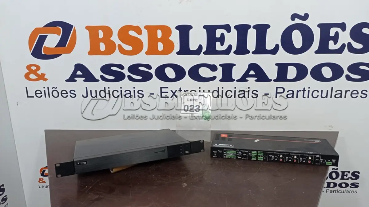 LOTE 023 - 01 CSM32 JBL E 01 DVR. (NO ESTADO) ATENÇÃO! FAZER A VISITAÇÃO ANTES DE ARREMATAR, NÃO SABEMOS SE FUNCIONA, LEILÃO NÃO TEM GARANTIA E NEM DEVOLUÇÃO, SUJEITO A POSSÍVEIS AVARIAS VISÍVEIS/OCULTAS E/OU AUSÊNCIA DE COMPONENTES.
