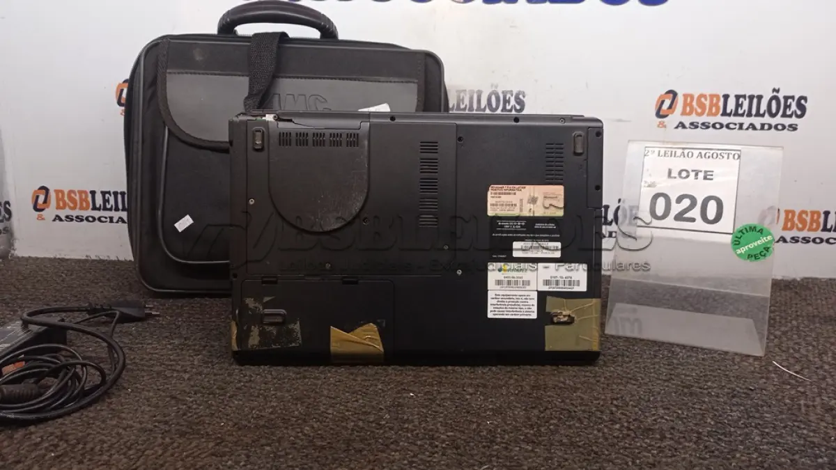 LOTE 020 - 01 NOTEBOOK COM FONTE E BOLSA MARCA POSITIVO. (NO ESTADO) ATENÇÃO! FAZER A VISITAÇÃO ANTES DE ARREMATAR, NÃO SABEMOS SE FUNCIONA, LEILÃO NÃO TEM GARANTIA E NEM DEVOLUÇÃO, SUJEITO A POSSÍVEIS AVARIAS VISÍVEIS/OCULTAS E/OU AUSÊNCIA DE COMPONENTES.