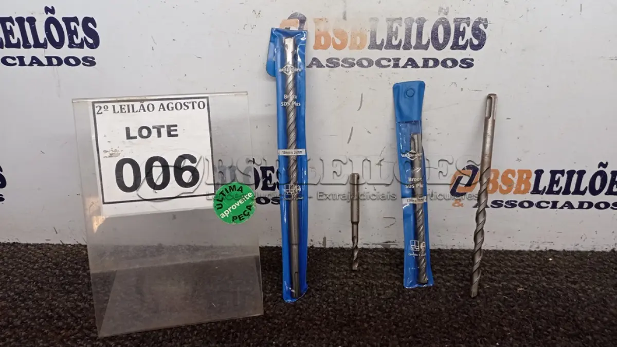 LOTE 006 - 04 BROCAS SDS PLUSS. (NO ESTADO) ATENÇÃO! FAZER A VISITAÇÃO ANTES DE ARREMATAR, NÃO SABEMOS SE FUNCIONA, LEILÃO NÃO TEM GARANTIA E NEM DEVOLUÇÃO, SUJEITO A POSSÍVEIS AVARIAS VISÍVEIS/OCULTAS E/OU AUSÊNCIA DE COMPONENTES.