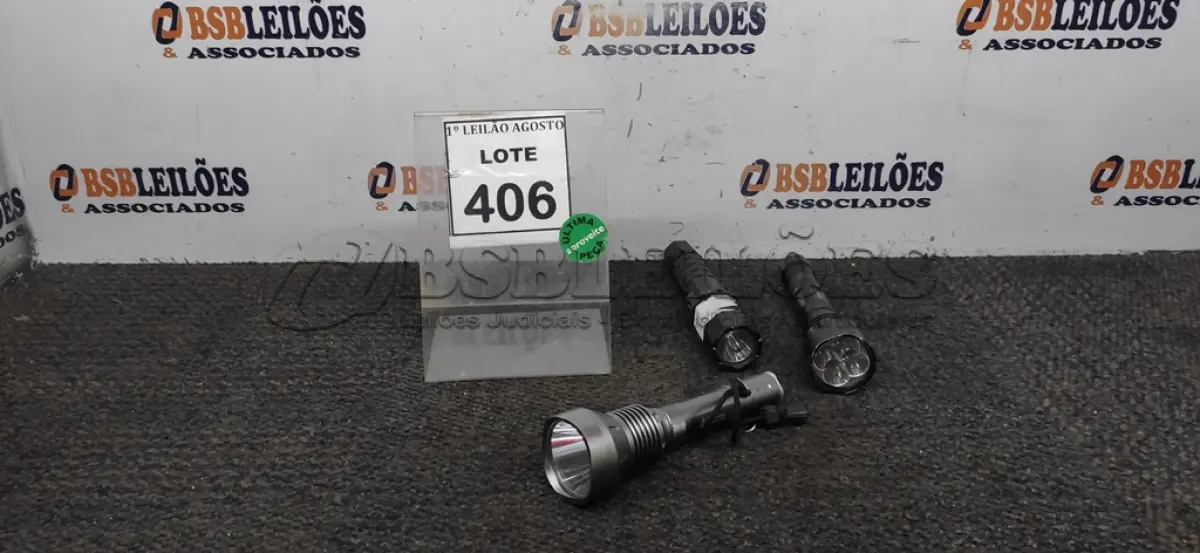 LOTE 406 - 03 LANTERNAS. (NO ESTADO) ATENÇÃO! FAZER A VISITAÇÃO ANTES DE ARREMATAR, NÃO SABEMOS SE FUNCIONA, LEILÃO NÃO TEM GARANTIA E NEM DEVOLUÇÃO, SUJEITO A POSSÍVEIS AVARIAS VISÍVEIS/OCULTAS E/OU AUSÊNCIA DE COMPONENTES.