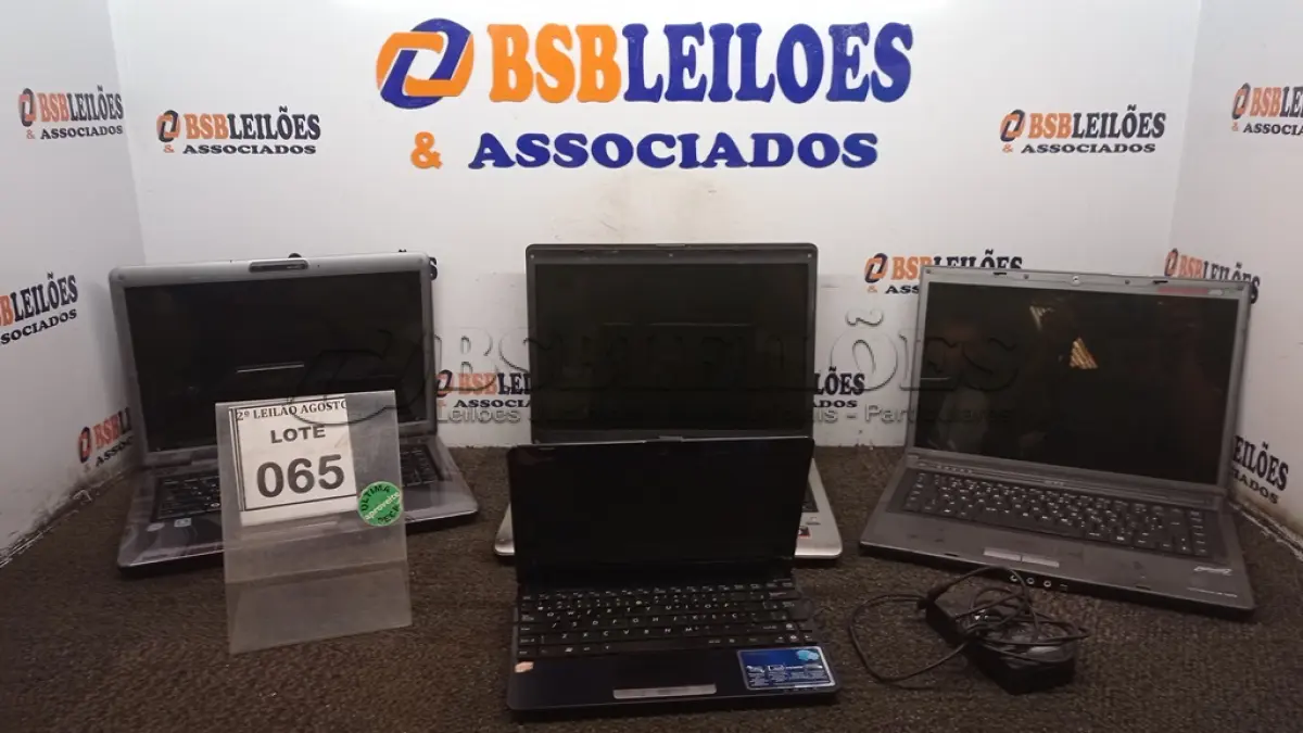 LOTE 065 - 03 NOTEBOOKS MARCA TOSHIBA E 01 NETBOOK MARCA ASUS. (NO ESTADO) ATENÇÃO! FAZER A VISITAÇÃO ANTES DE ARREMATAR, NÃO SABEMOS SE FUNCIONA, LEILÃO NÃO TEM GARANTIA E NEM DEVOLUÇÃO, SUJEITO A POSSÍVEIS AVARIAS VISÍVEIS/OCULTAS E/OU AUSÊNCIA DE COMPONENTES.