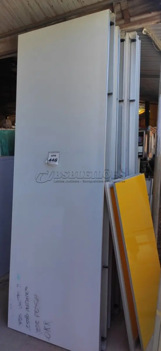 LOTE 446 - 26 PEÇAS DE VIDRO DE FACHADA. (NO ESTADO) ATENÇÃO! FAZER A VISITAÇÃO ANTES DE ARREMATAR, NÃO SABEMOS SE FUNCIONA, LEILÃO NÃO TEM GARANTIA E NEM DEVOLUÇÃO, SUJEITO A POSSÍVEIS AVARIAS VISÍVEIS/OCULTAS E/OU AUSÊNCIA DE COMPONENTES.