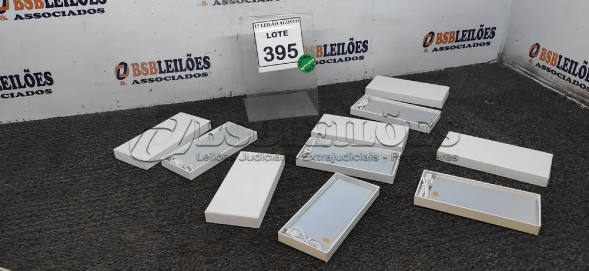 LOTE 395 - 05 BATERIAS EXTERNAS. (NO ESTADO) ATENÇÃO! FAZER A VISITAÇÃO ANTES DE ARREMATAR, NÃO SABEMOS SE FUNCIONA. LEILÃO NÃO TEM GARANTIA E NEM DEVOLUÇÃO, SUJEITO A POSSÍVEIS AVARIAS VISÍVEIS/OCULTAS E/OU AUSÊNCIA DE COMPONENTES.