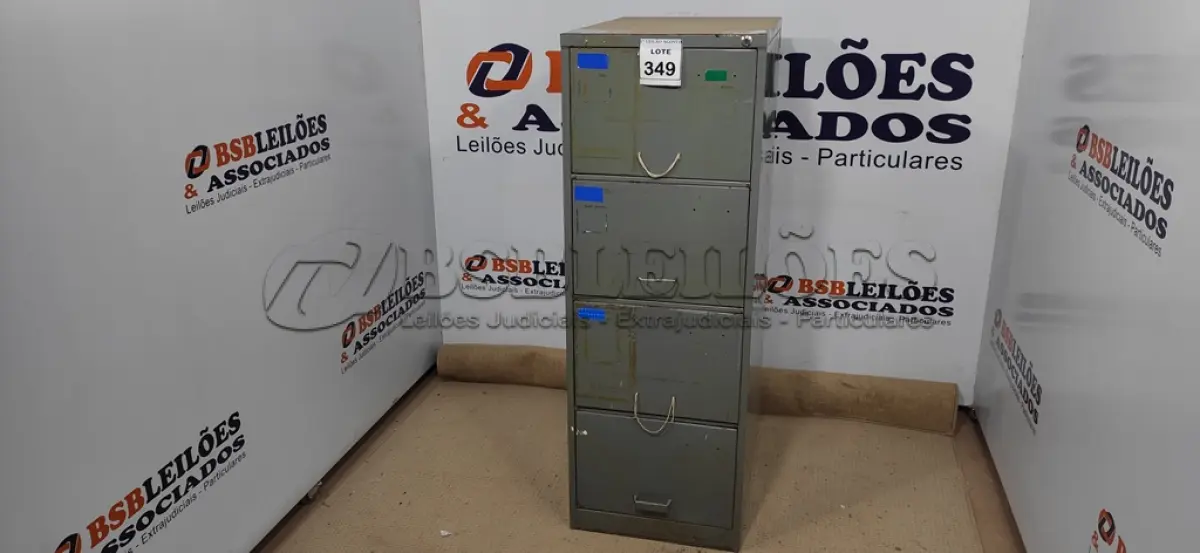 LOTE 349 - 01 ARQUIVO DE AÇO COM 04 GAVETAS. (NO ESTADO) ATENÇÃO! FAZER A VISITAÇÃO ANTES DE ARREMATAR, NÃO SABEMOS SE FUNCIONA, LEILÃO NÃO TEM GARANTIA E NEM DEVOLUÇÃO, SUJEITO A POSSÍVEIS AVARIAS VISÍVEIS/OCULTAS E/OU AUSÊNCIA DE COMPONENTES.