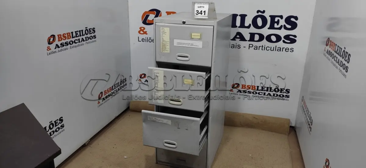 LOTE 341 - 01 ARQUIVO DE AÇO 04 GAVETAS. (NO ESTADO) ATENÇÃO! FAZER A VISITAÇÃO ANTES DE ARREMATAR, NÃO SABEMOS SE FUNCIONA, LEILÃO NÃO TEM GARANTIA E NEM DEVOLUÇÃO, SUJEITO A POSSÍVEIS AVARIAS VISÍVEIS/OCULTAS E/OU AUSÊNCIA DE COMPONENTES.