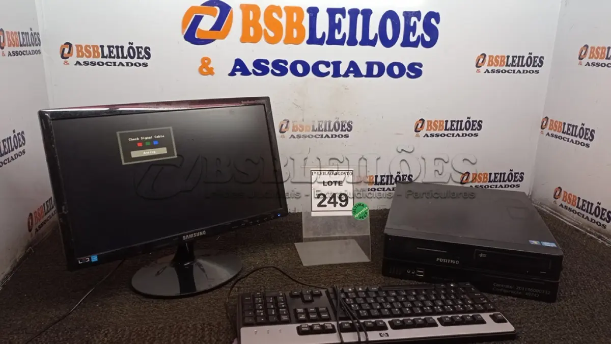 LOTE 249 - 01 COMPUTADOR. (NO ESTADO) ATENÇÃO! FAZER A VISITAÇÃO ANTES DE ARREMATAR, NÃO SABEMOS SE FUNCIONA, LEILÃO NÃO TEM GARANTIA E NEM DEVOLUÇÃO, SUJEITO A POSSÍVEIS AVARIAS VISÍVEIS/OCULTAS E/OU AUSÊNCIA DE COMPONENTES.