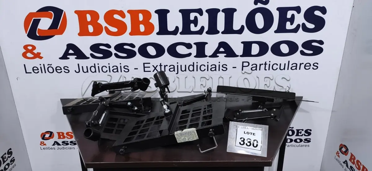 LOTE 330 - 05 SUPORTES DE MONITORES. (NO ESTADO) ATENÇÃO! FAZER A VISITAÇÃO ANTES DE ARREMATAR, NÃO SABEMOS SE FUNCIONA, LEILÃO NÃO TEM GARANTIA E NEM DEVOLUÇÃO, SUJEITO A POSSÍVEIS AVARIAS VISÍVEIS/OCULTAS E/OU AUSÊNCIA DE COMPONENTES.