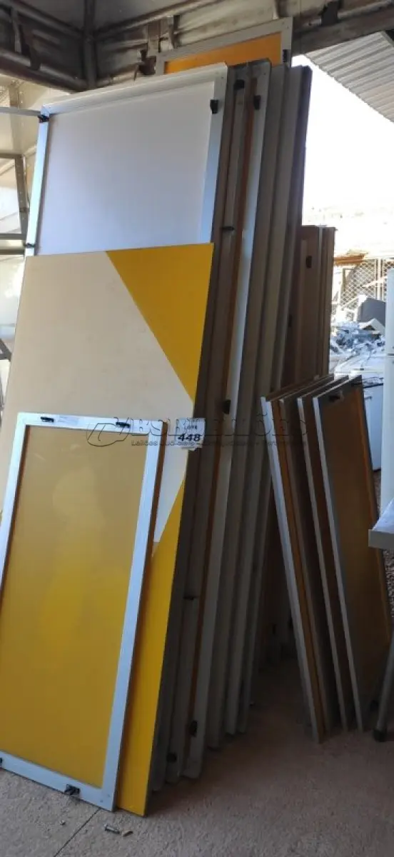 LOTE 448 - 27 PEÇAS DE VIDRO DE FACHADA. (NO ESTADO) ATENÇÃO! FAZER A VISITAÇÃO ANTES DE ARREMATAR, NÃO SABEMOS SE FUNCIONA, LEILÃO NÃO TEM GARANTIA E NEM DEVOLUÇÃO, SUJEITO A POSSÍVEIS AVARIAS VISÍVEIS/OCULTAS E/OU AUSÊNCIA DE COMPONENTES.