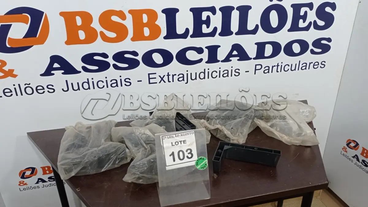 LOTE 103 - 24 PEÇAS DE MÃO FRANCESA DE PLÁSTICO. (NO ESTADO) ATENÇÃO! FAZER A VISITAÇÃO ANTES DE ARREMATAR, NÃO SABEMOS SE FUNCIONA, LEILÃO NÃO TEM GARANTIA E NEM DEVOLUÇÃO, SUJEITO A POSSÍVEIS AVARIAS VISÍVEIS/OCULTAS E/OU AUSÊNCIA DE COMPONENTES.