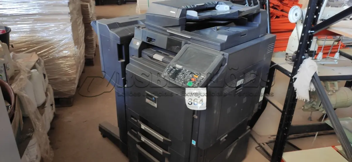 LOTE 364 - 01 COPIADORA TASKALFA 4501I MARCA KYOCERA. (NO ESTADO) ATENÇÃO! FAZER A VISITAÇÃO ANTES DE ARREMATAR, NÃO SABEMOS SE FUNCIONA. LEILÃO NÃO TEM GARANTIA E NEM DEVOLUÇÃO, SUJEITO A POSSÍVEIS AVARIAS VISÍVEIS/OCULTAS E/OU AUSÊNCIA DE COMPONENTES.